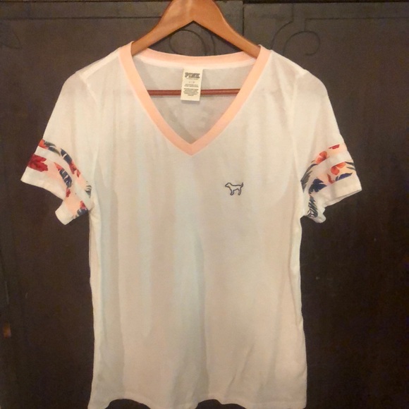 Victoria’s Secret PINK T-Shirt - Picture 2 of 3
